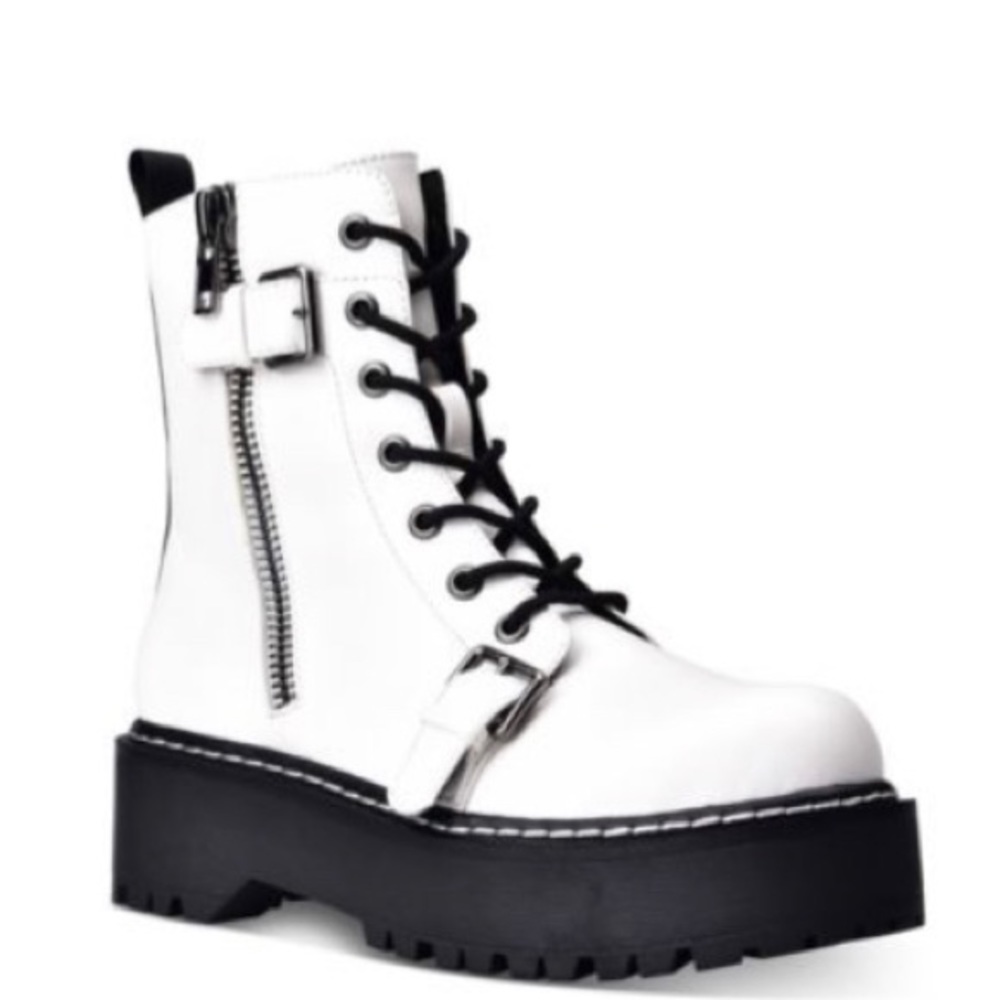 New in box Arriele Lug Sole Side-Zip Booties- new